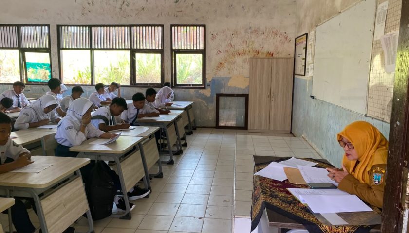 "ASTS ini bukan sekadar rutinitas ujian, melainkan momen refleksi bagi guru dan siswa untuk melihat sejauh mana materi telah diserap dengan baik," ujar salah satu perwakilan panitia pelaksana.
